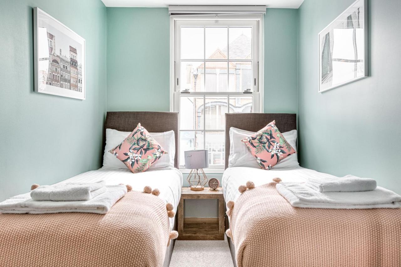 Homely 2 Beds Apt Up To 5 Guests-Wifi By Tent Serviced Apartments Chertsey Exteriör bild